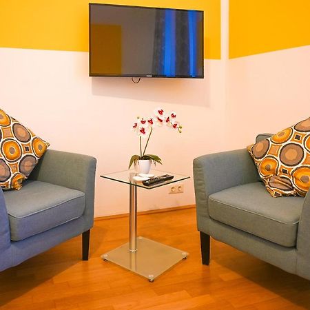 Backpacker Apartment Hofburg Вена Экстерьер фото